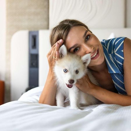 Rezydent Sopot Mgallery Hotel Collection Exterior photo A woman with a puppy